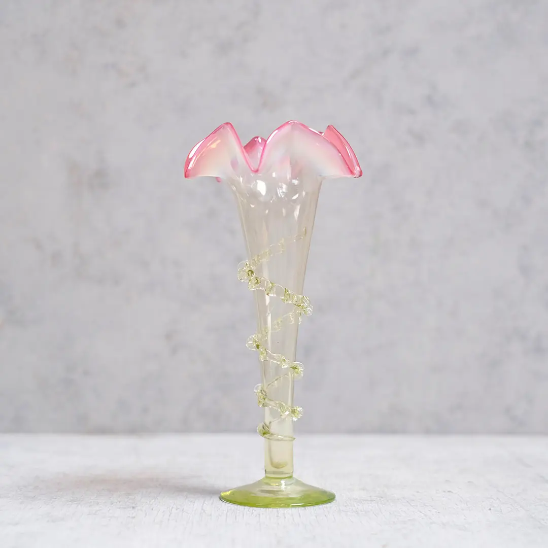 アンティークフラワーベース レッド オパールセントグラス 花瓶 