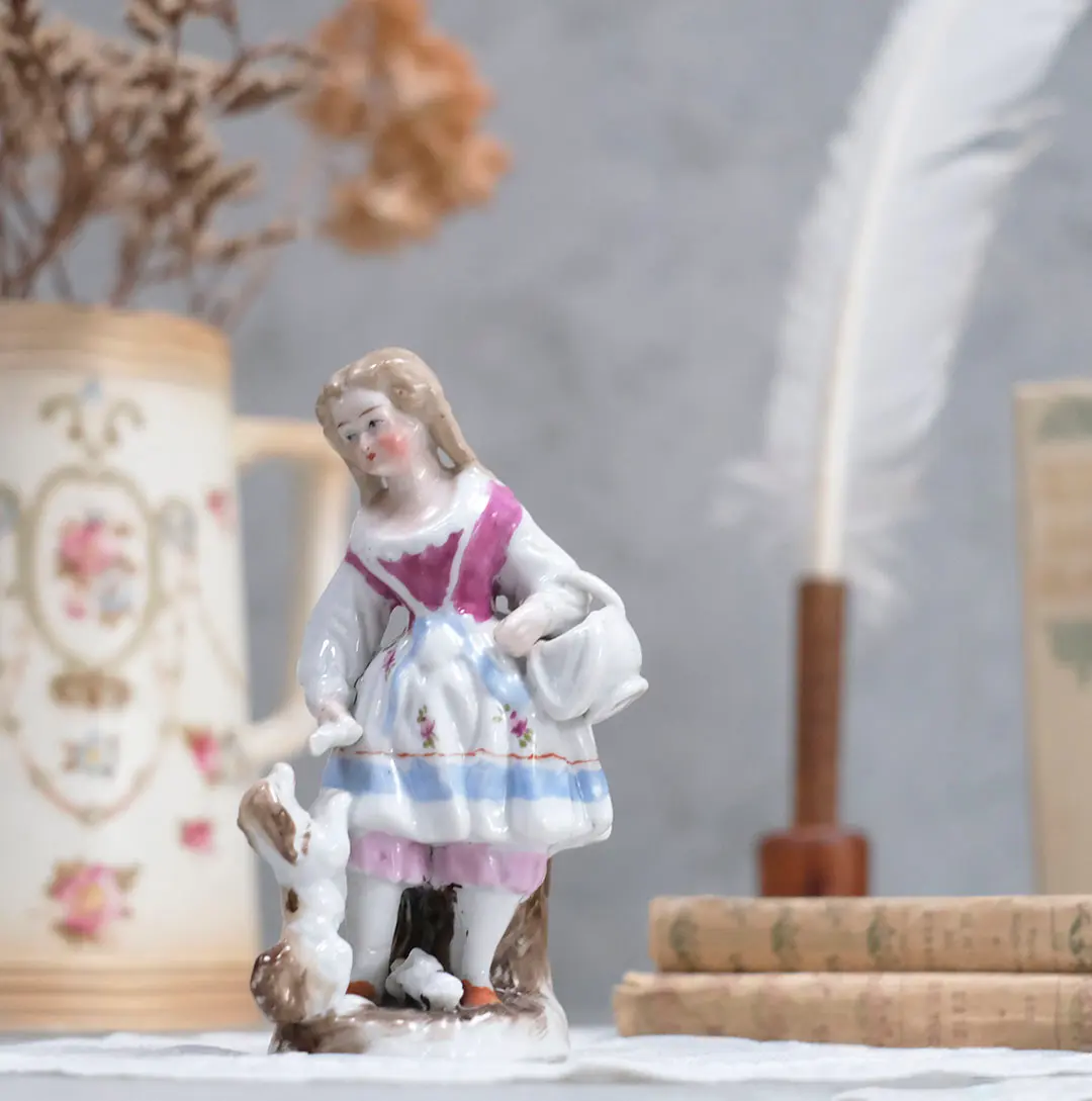 ヴィンテージ フィギュリン イギリス 女の子と犬 陶器の人形