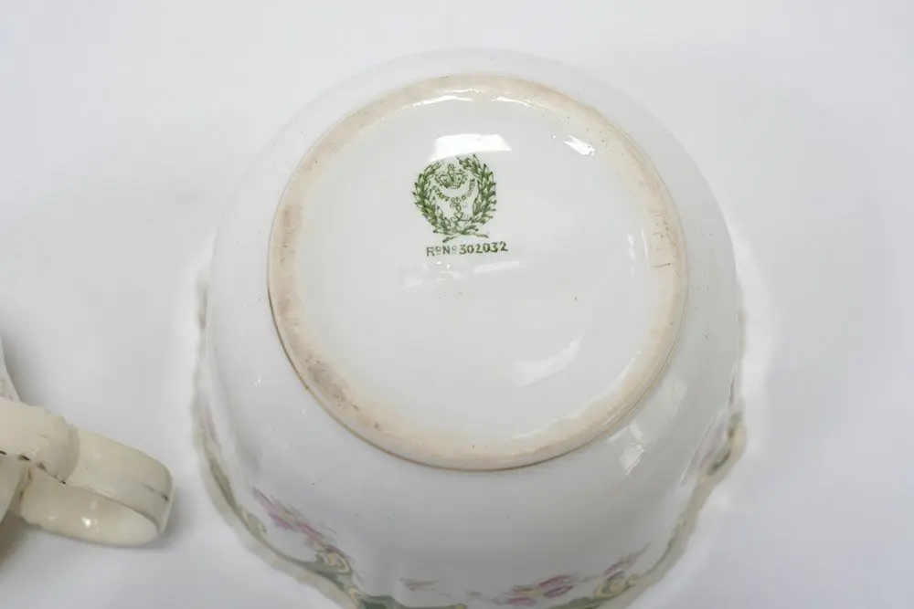 アンティーク シュガーボウル&ミルクポット イギリス 1897 Crown Staffordshire アールヌーヴォー/アンティーク食器
3