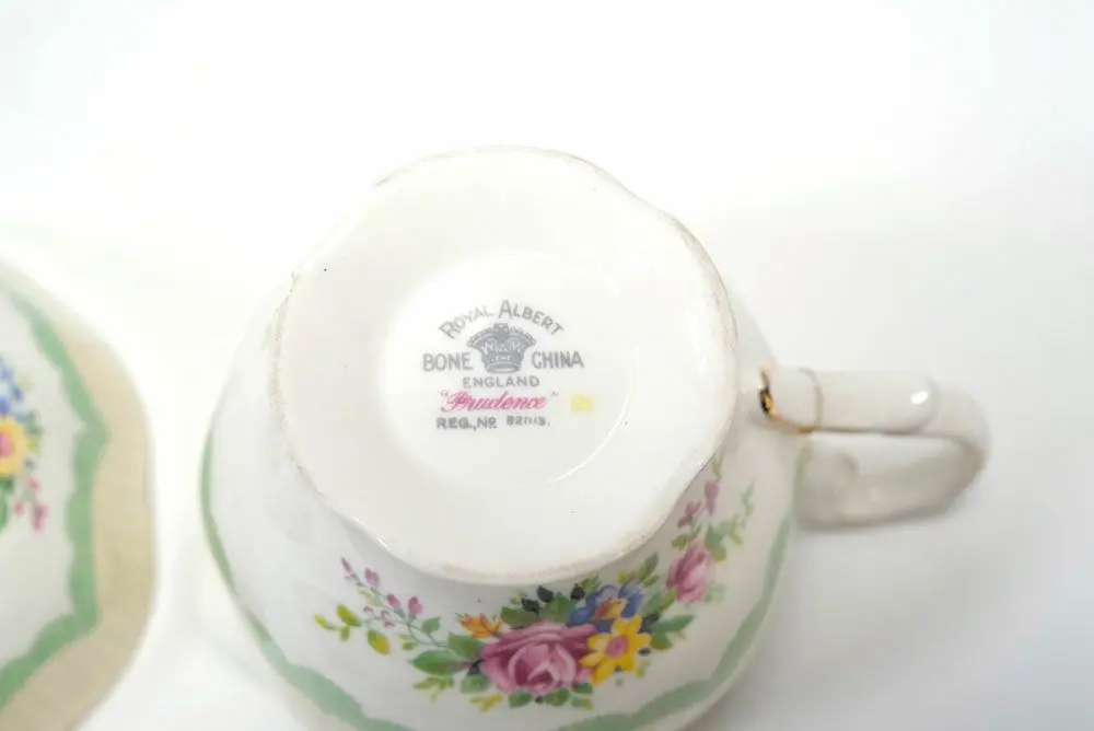 アンティークRoyal Albert(ロイヤルアルバート)ミルクポット・シュガーボウルセット イギリス BONE CHINA/アンティーク食器
