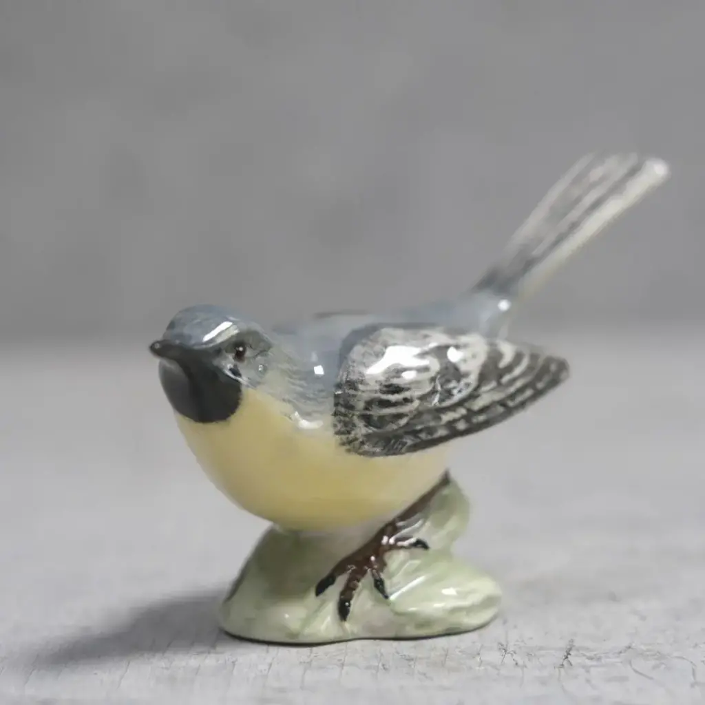 ヴィンテージフィギリン BESWICK WREN 鳥の置物 ピーターラビット陶製フィギュアで有名なイギリスのベスウィック社製2