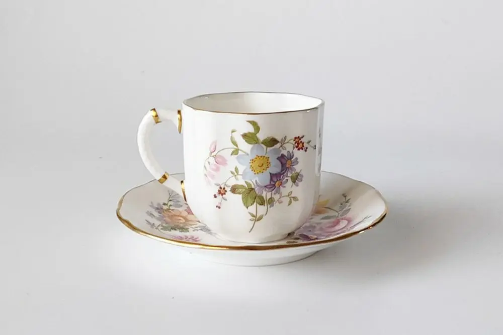 アンティークデミタスカップ&ソーサー Royal Crown Derby Posie 陶器 ボーンチャイナ
１