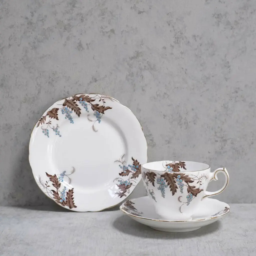 アンティーク ティーカップトリオGLAD STONE BONE CHINA イギリス 陶器/アンティーク食器
3